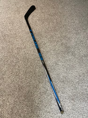 True XC9 RH 68 Flex Hockey Stick PM9