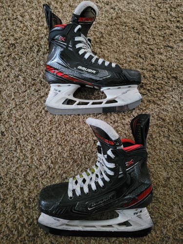 Junior Used Bauer Vapor 2X Hockey Skates Regular Width Size 4.5