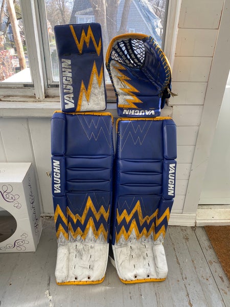 Vaughn Pro V Elite 36in Set With Vaughn V7 XF Glove And Blocker