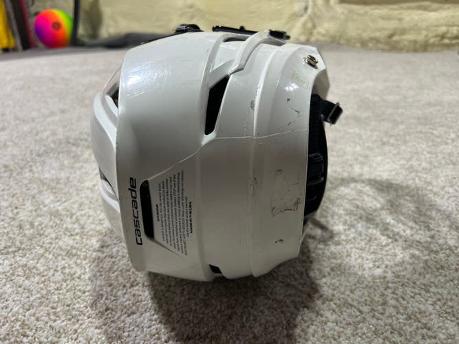 Player's Cascade R Helmet