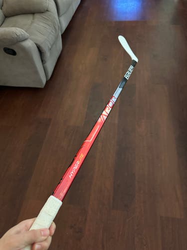 Used Intermediate Bauer Left Hand Red Custom Vapor Hyperlite Hockey Stick Mid Pattern Pro Stock