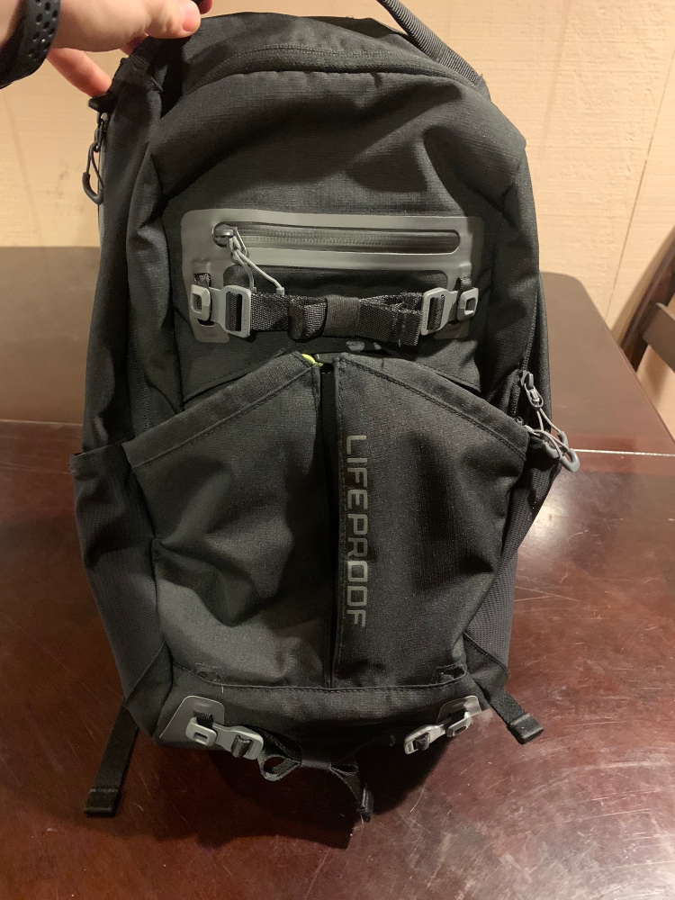 LifeProof Squamish 20L Backpack Black