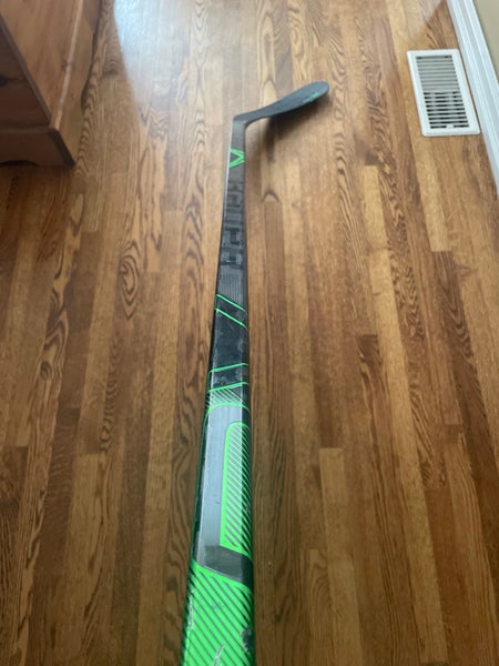 Senior Right Handed P92 Vapor ADV Hockey Stick