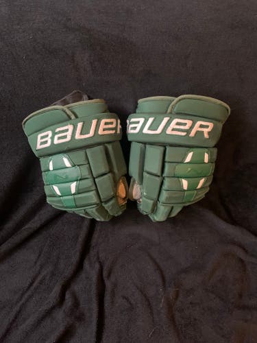 Bauer Nexus 2900 gloves