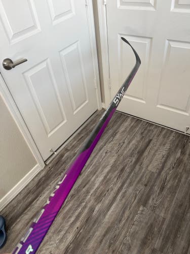 Bauer Nexus Sync PURPLE Sr Hockey Stick RH 70 P28