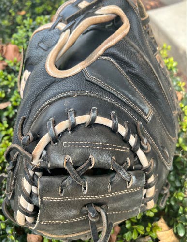 Catcher's 33.5" A2000 Baseball Glove