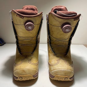 Burton X Frye Women's Snowboarding Boots - Size 7 - Barley Used