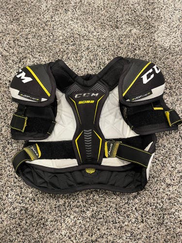 Junior Small CCM Tacks 5092 Shoulder Pads