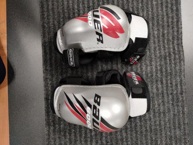 New Small Bauer Nexus 6000 Elbow Pads