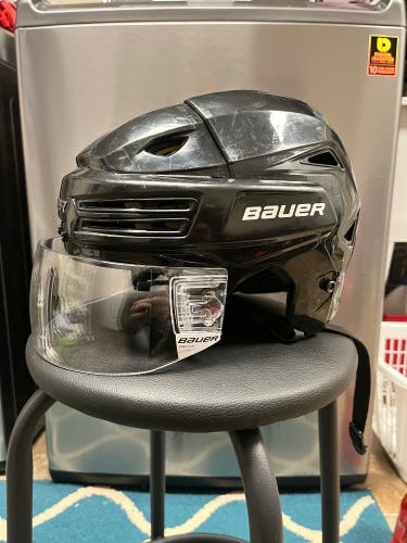 Used Medium Bauer Re-Akt 200 Helmet