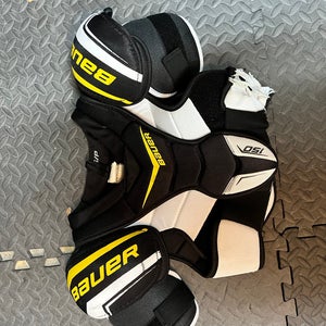 Bauer Supreme 150 Junior Shoulder Pads NEEDS TO GO