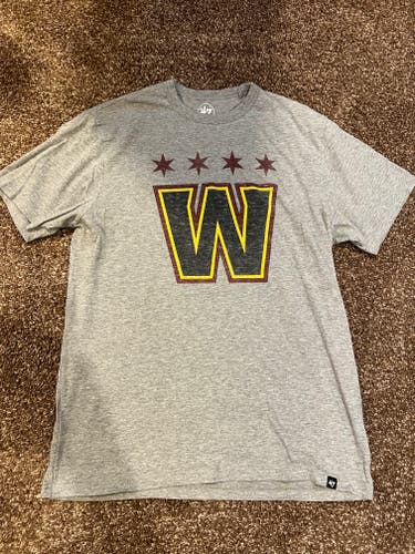 Chicago Wolves W Gray Adult Men's Used Medium Shirt