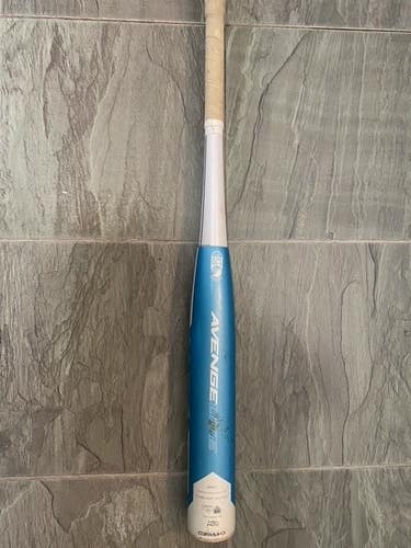 Used 2019 AXE Composite Avenge Bat (-11) 19 oz 30"