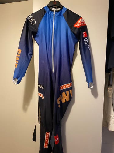 Unisex Used Medium Ski Suit