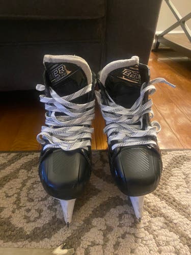 Used Bauer Regular Width  Size 8 Elite Hockey Goalie Skates