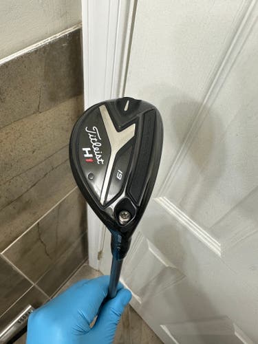 Titleist H818 Hybrid *19 Stiff Flex Right Handed