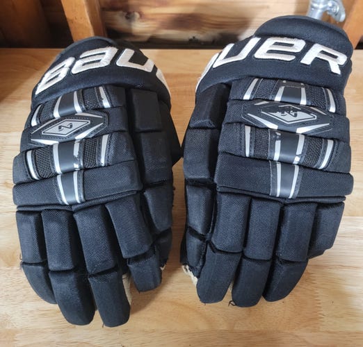 Used Bauer Nexus 800 Gloves 15"