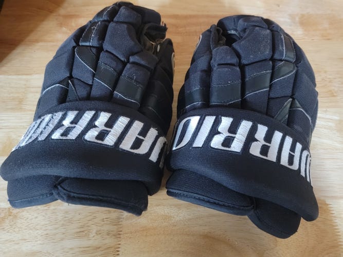 Used Warrior Covert DT2 Gloves 15"