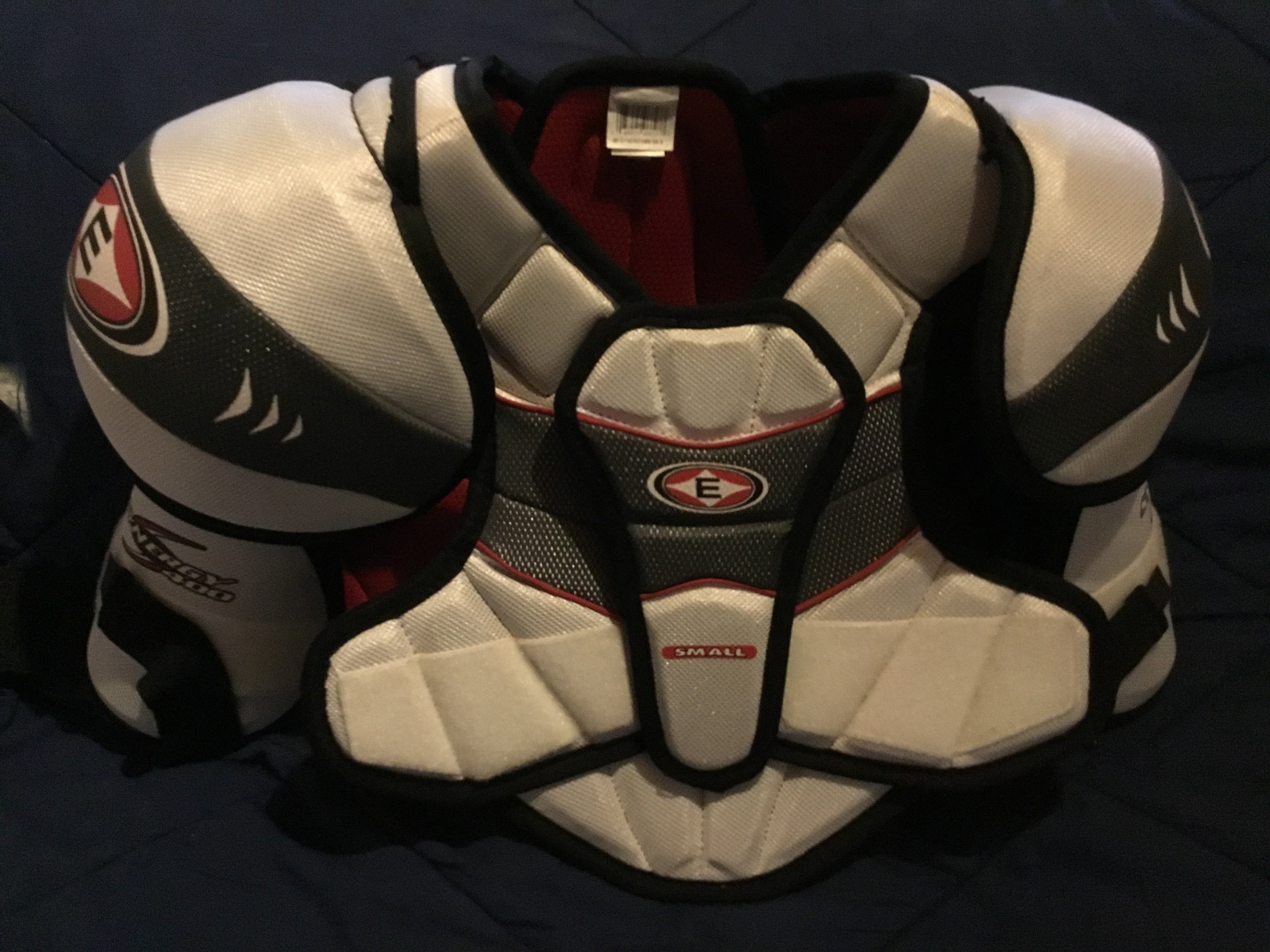 Easton Synergy EQ50 Shoulder Pads- Sr