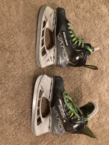 Used Bauer Extra Wide Width Size 3.5 Vapor 3X Hockey Skates