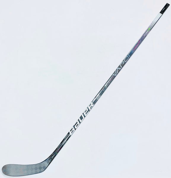 New 2 Pack Bauer Vapor Hyperlite Hockey Stick-RH-P28-95 Flex-Stick