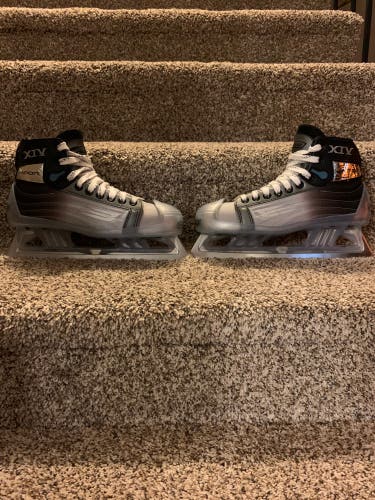 Used Bauer Regular Width Size 6.5 Vapor XIV Hockey Goalie Skates