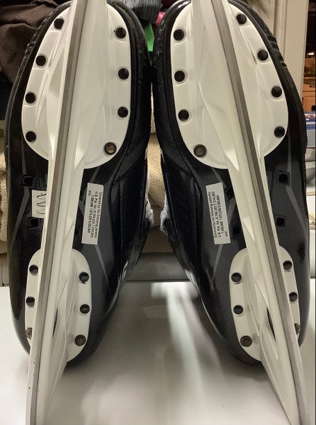 Senior Bauer Supreme UltraSonic Hockey Skates Fit 1 Size 9. Worn once