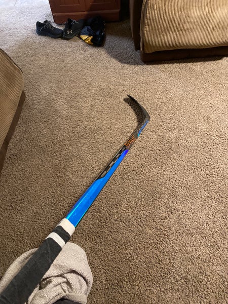 Senior Right Handed P92M Nexus Sync Hockey Stick