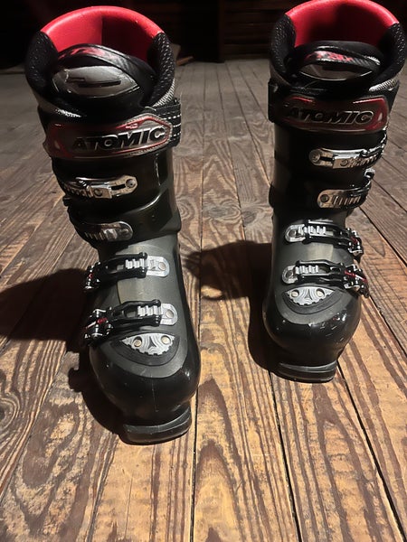 liner Far away Chalk Unisex Used Atomic Ski Boots | SidelineSwap