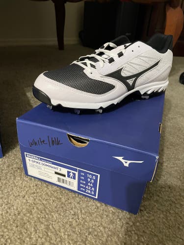 White & Gray Men's Metal Mizuno Cleat Bundle