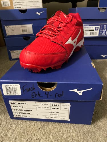 Red Women's Molded Cleats Jennie Finch Mizuno Cleats