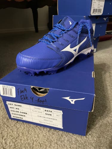 Blue Women's Molded Mizuno Jennie Finch Cleats