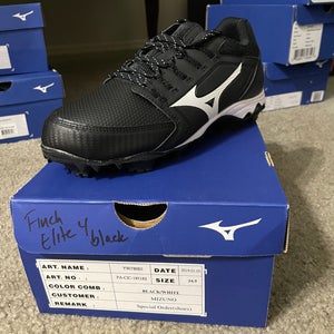 Black Women's Molded Cleats Mizuno Cleats