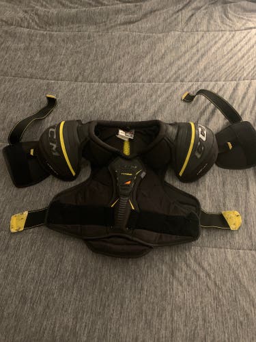 Senior Small CCM Tacks 7092 Shoulder Pads
