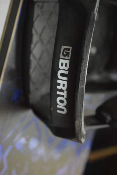 BURTON DEUCE WIDE SNOWBOARD SIZE 167 CM WITH BURTON EXTRA LARGE