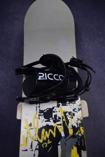 ATLANTIS SNOWBOARD SIZE 154 CM WITH NEW PICCO LARGE BINDINGS