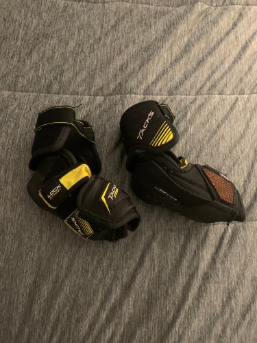 Used Small CCM Tacks 7092 Elbow Pads
