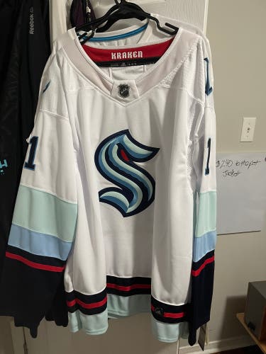 Seattle Kraken Grubauer Jersey