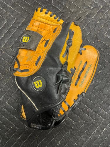 ¡ Wilson Leather Right Hand Throw 11" A350 Baseball Glove