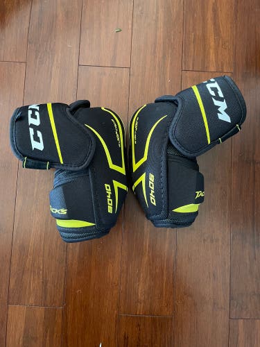 New Small CCM  Tacks 9040 Elbow Pads