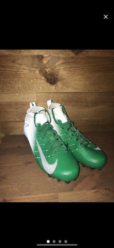 White Unisex Molded Cleats Low Top Vapor