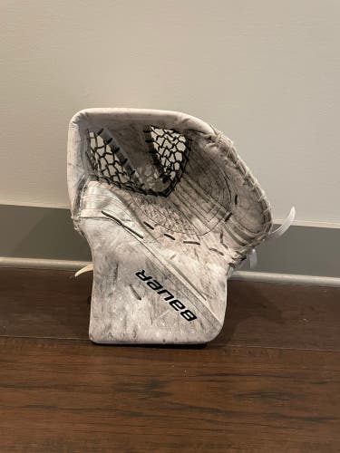 Used Regular Bauer Vapor 2X Glove