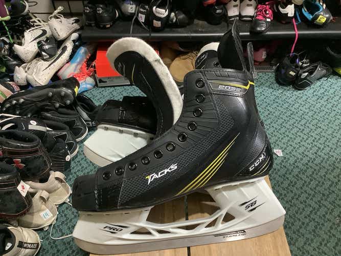 Used Ccm 2052 Senior 9 Ice Hockey Skates