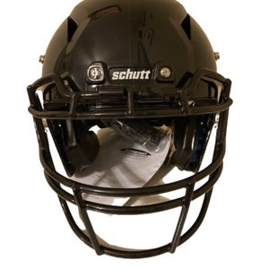 NWT Schutt Vengeance A11 Youth Football Helmet W/Facemask Black Size Medium