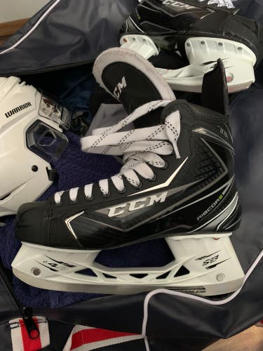 Used CCM Regular Width Pro Stock Size 10 RibCor 70K Hockey Skates
