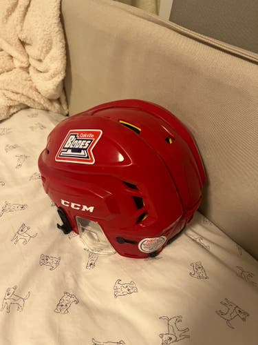 Used Medium CCM Tacks 310 Helmet