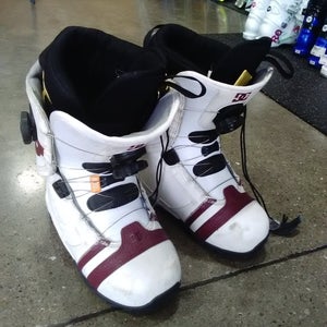 Used Dc Shoes Senior 6 Snowboard Boots