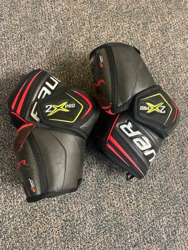 Lighty Used Small Bauer VAPOR 2X PRO Elbow Pads
