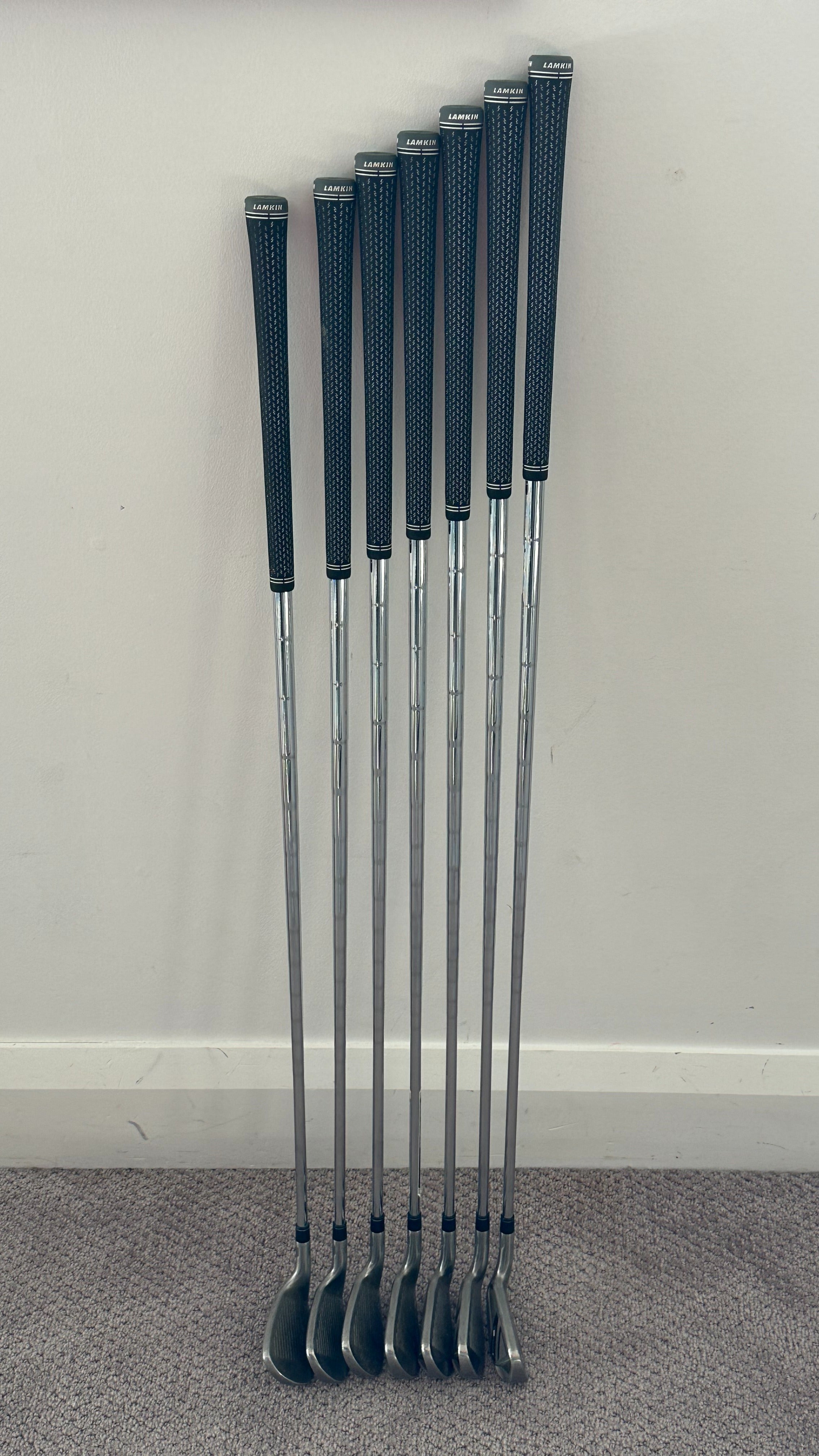 TaylorMade Golf SIM2 Max Irons (7 Iron Set)