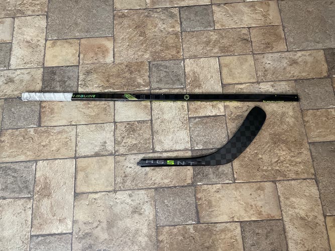Broken Bauer AG5NT Stick